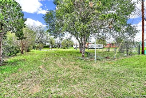2315 Highway 181 Floresville TX 78114