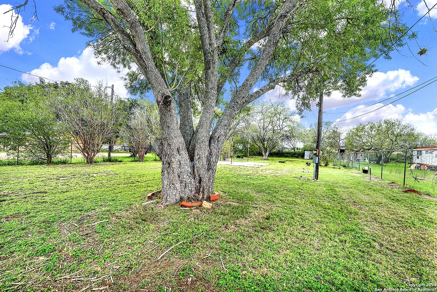 2315 Highway 181 Floresville TX 78114