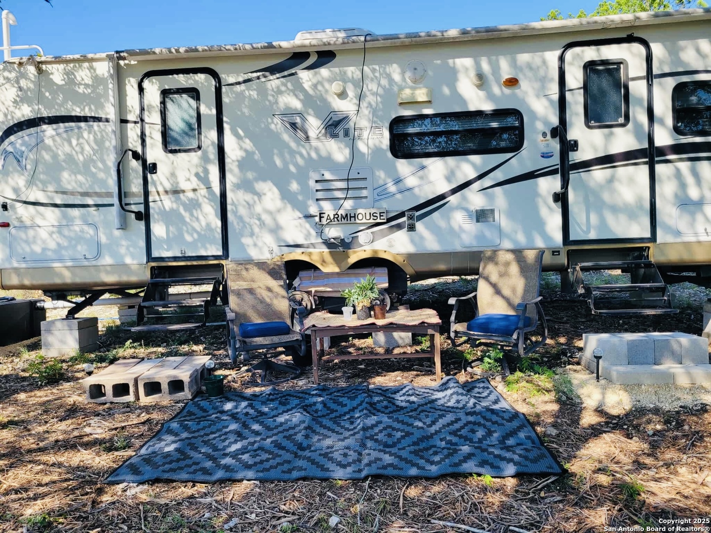 0 Cr 408 Uvalde TX 78801