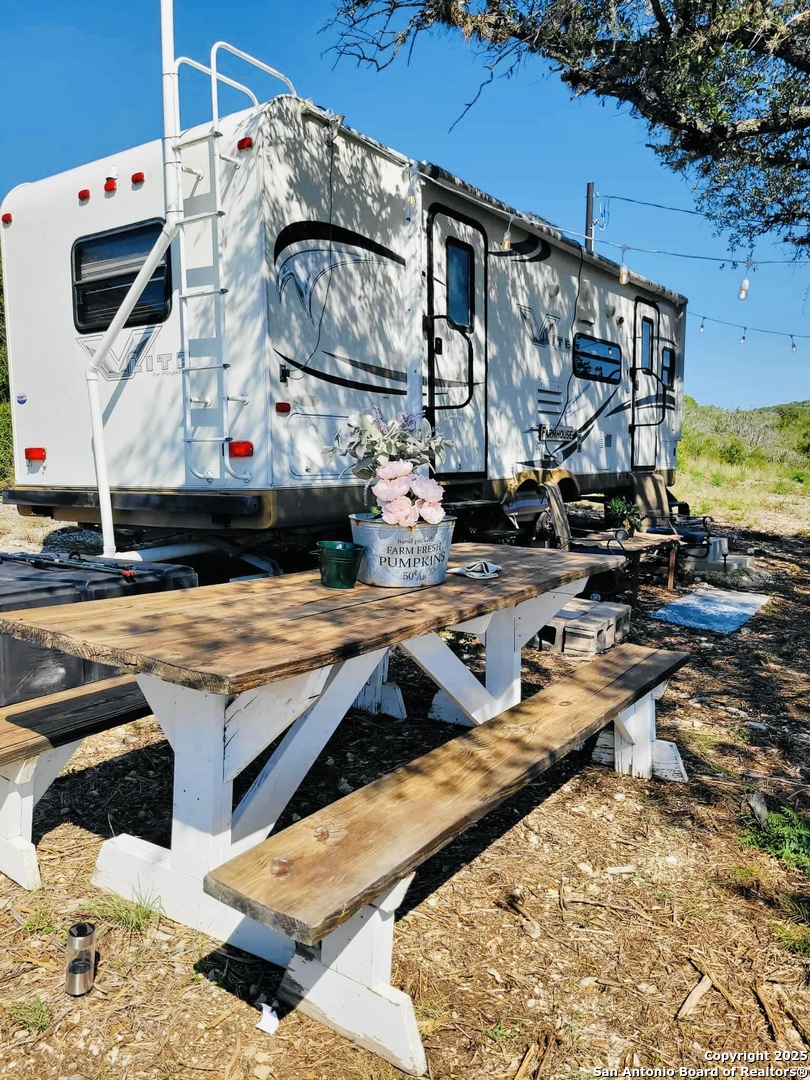 0 Cr 408 Uvalde TX 78801