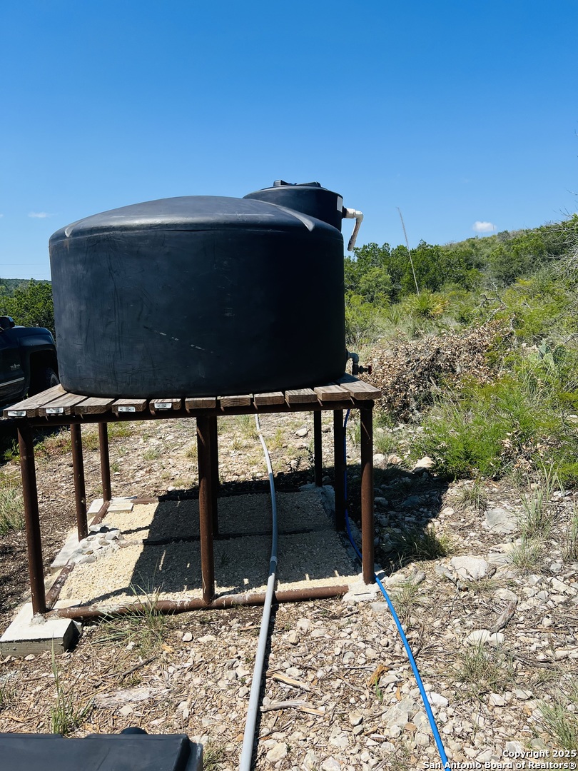 0 Cr 408 Uvalde TX 78801