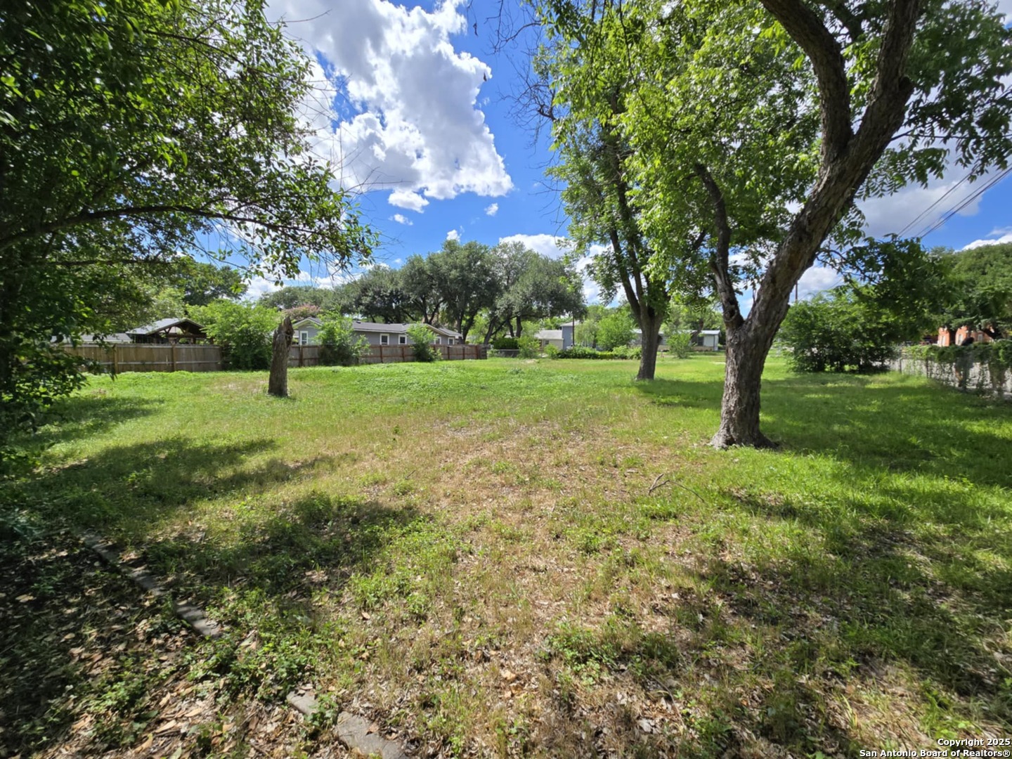 102 Leisure Drive Balcones Heights TX 78201
