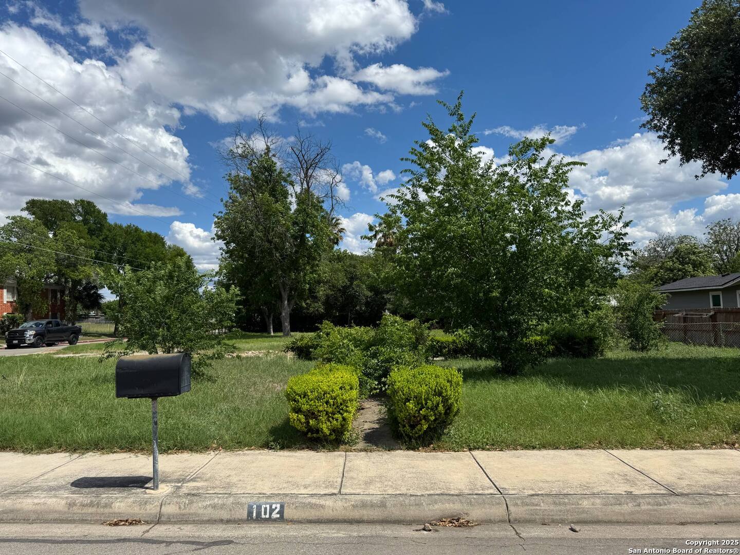 102 Leisure Drive Balcones Heights TX 78201