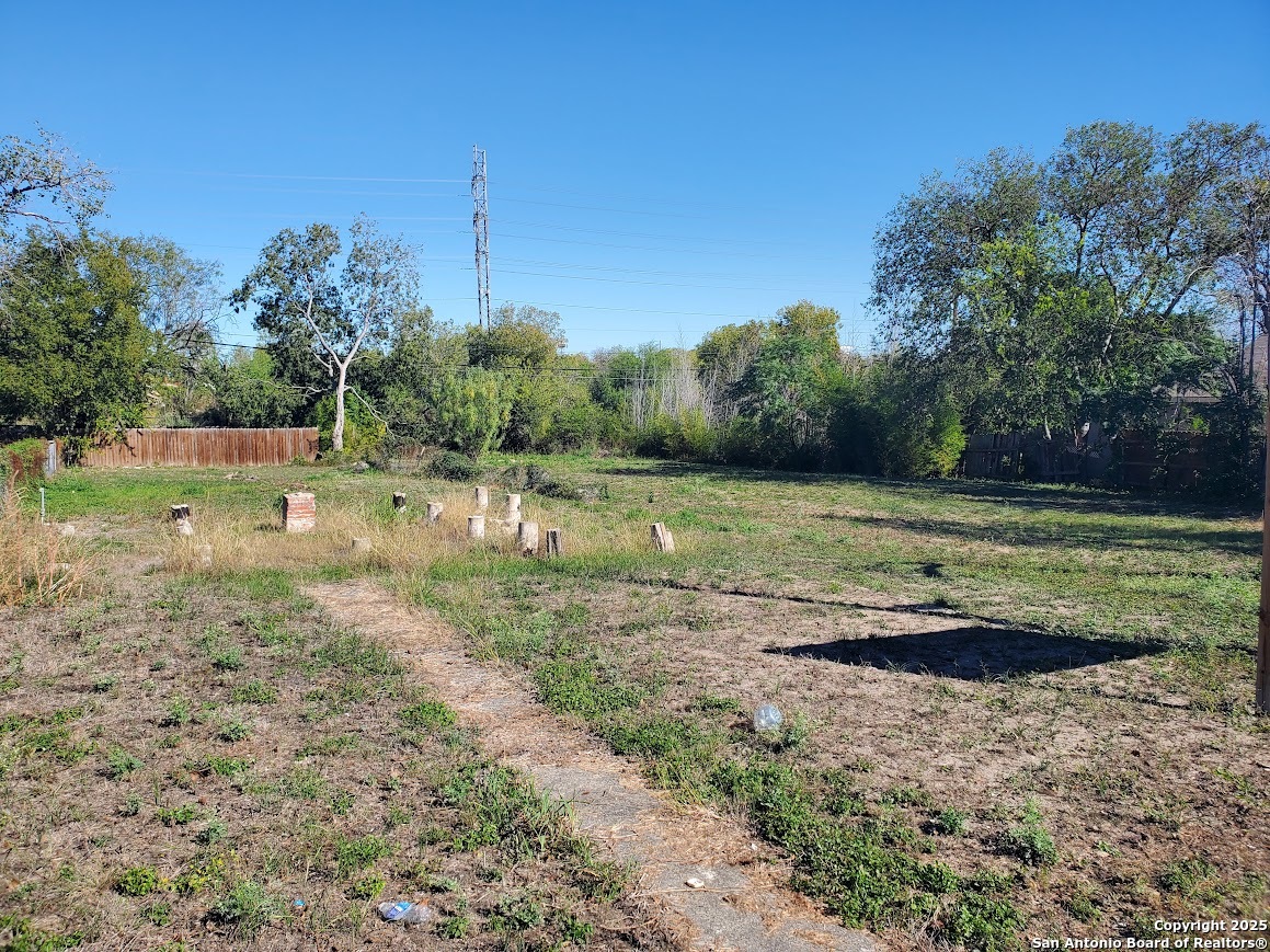 1807 & 1811 Burleson San Antonio TX 78202
