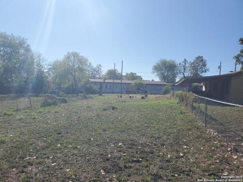 1807 & 1811 Burleson San Antonio TX 78202