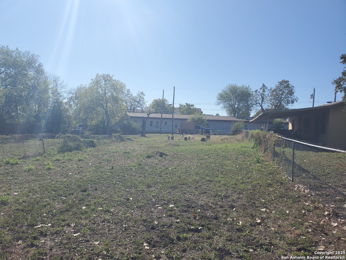 1807 & 1811 Burleson San Antonio TX 78202