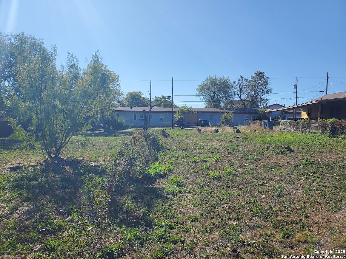 1807 & 1811 Burleson San Antonio TX 78202