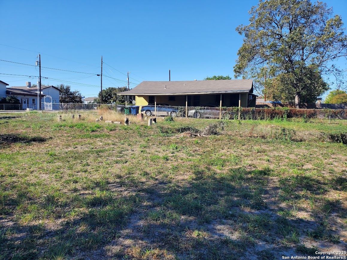 1807 & 1811 Burleson San Antonio TX 78202