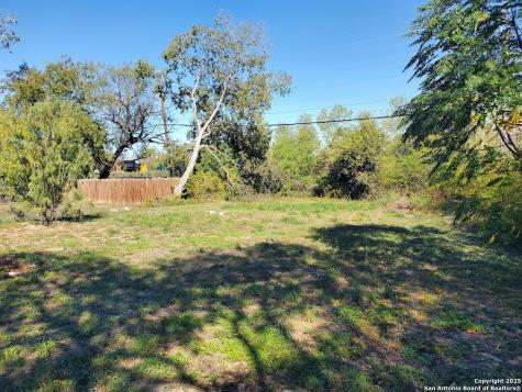1807 & 1811 Burleson San Antonio TX 78202
