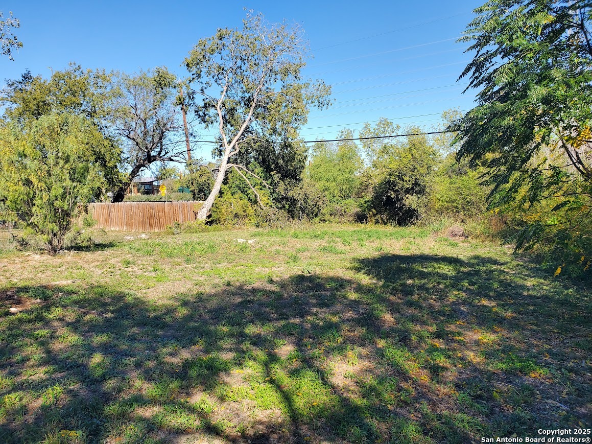 1807 & 1811 Burleson San Antonio TX 78202