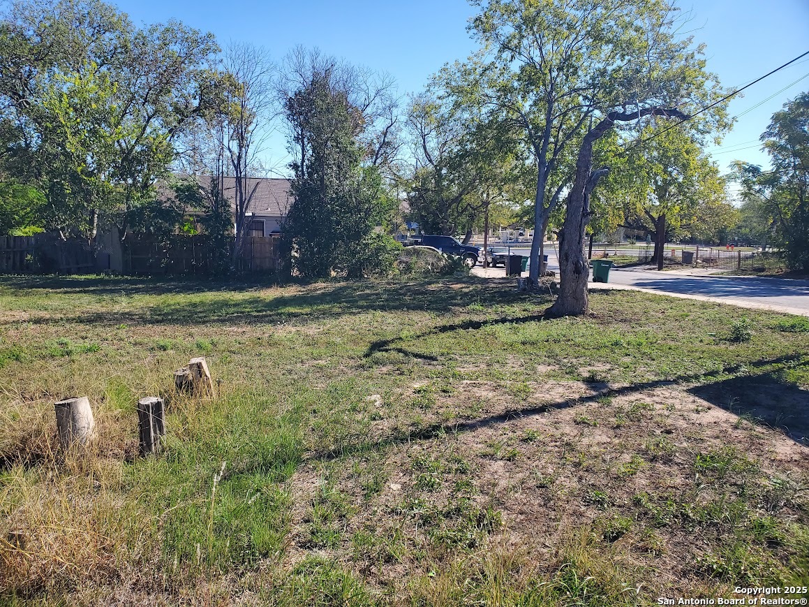 1807 & 1811 Burleson San Antonio TX 78202