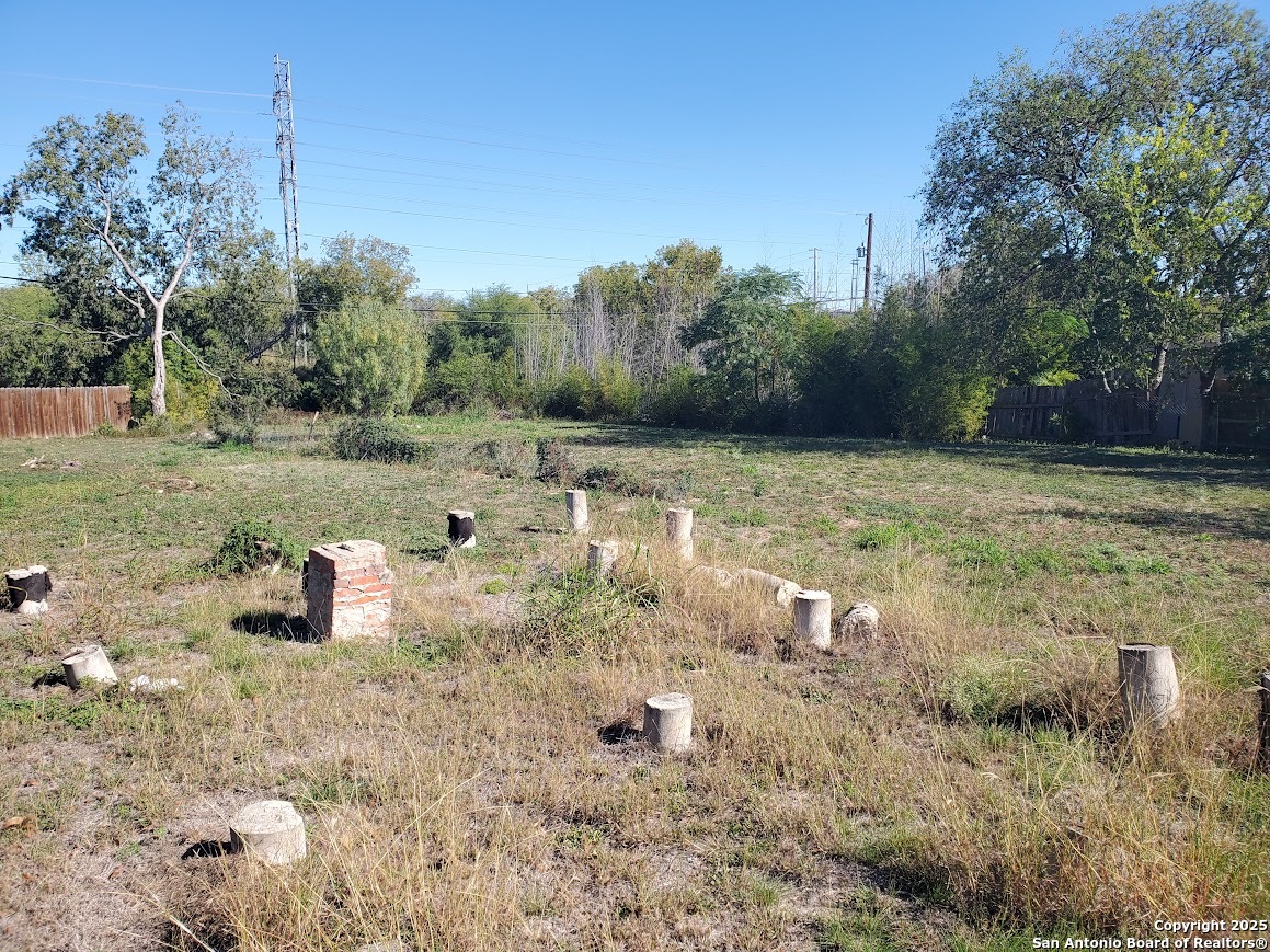 1807 & 1811 Burleson San Antonio TX 78202
