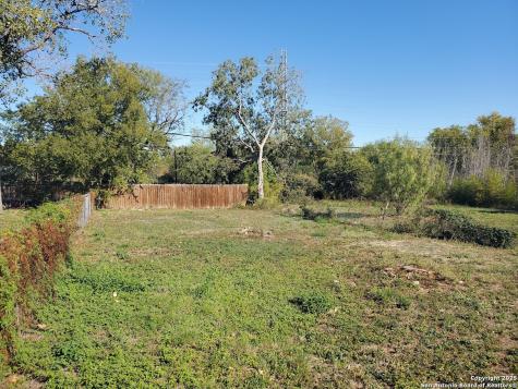 1807 & 1811 Burleson San Antonio TX 78202