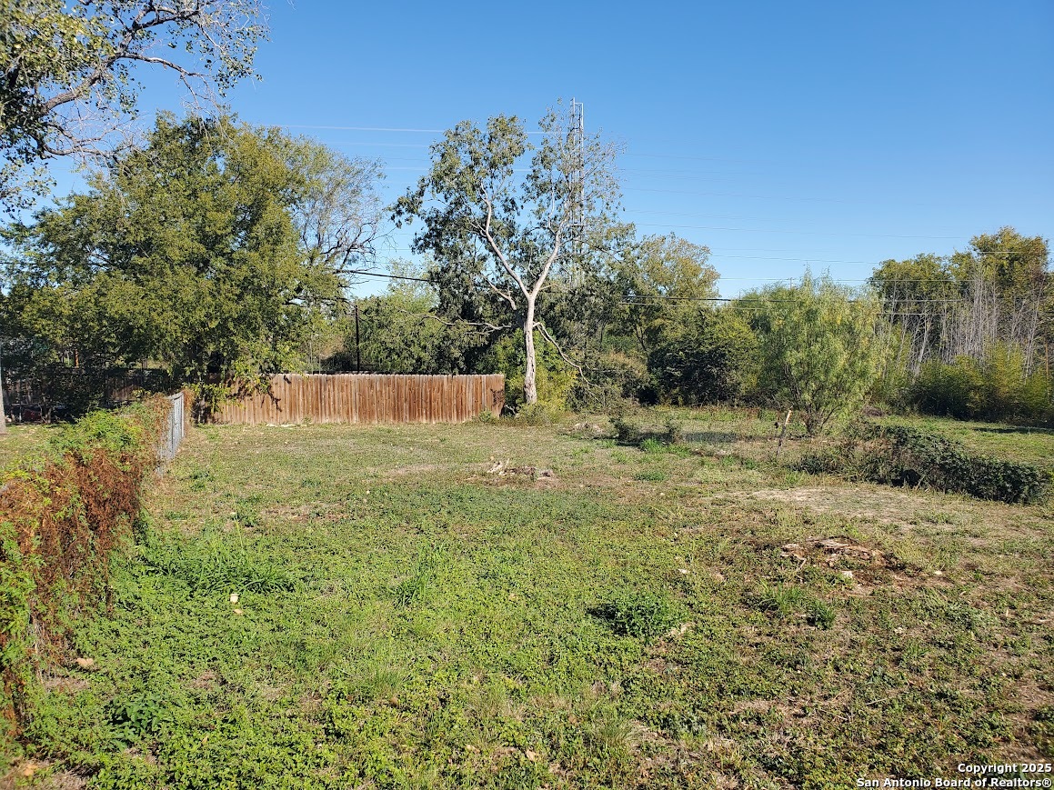 1807 & 1811 Burleson San Antonio TX 78202