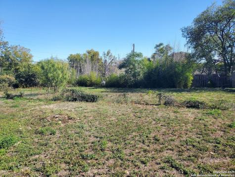 1807 & 1811 Burleson San Antonio TX 78202