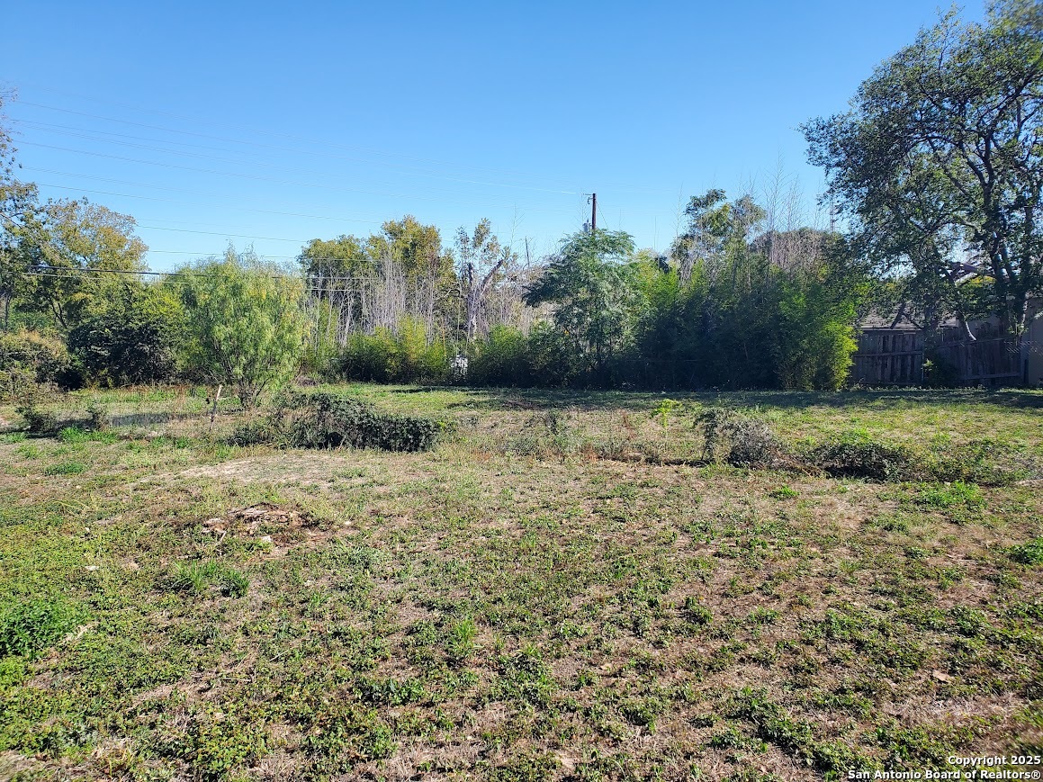 1807 & 1811 Burleson San Antonio TX 78202