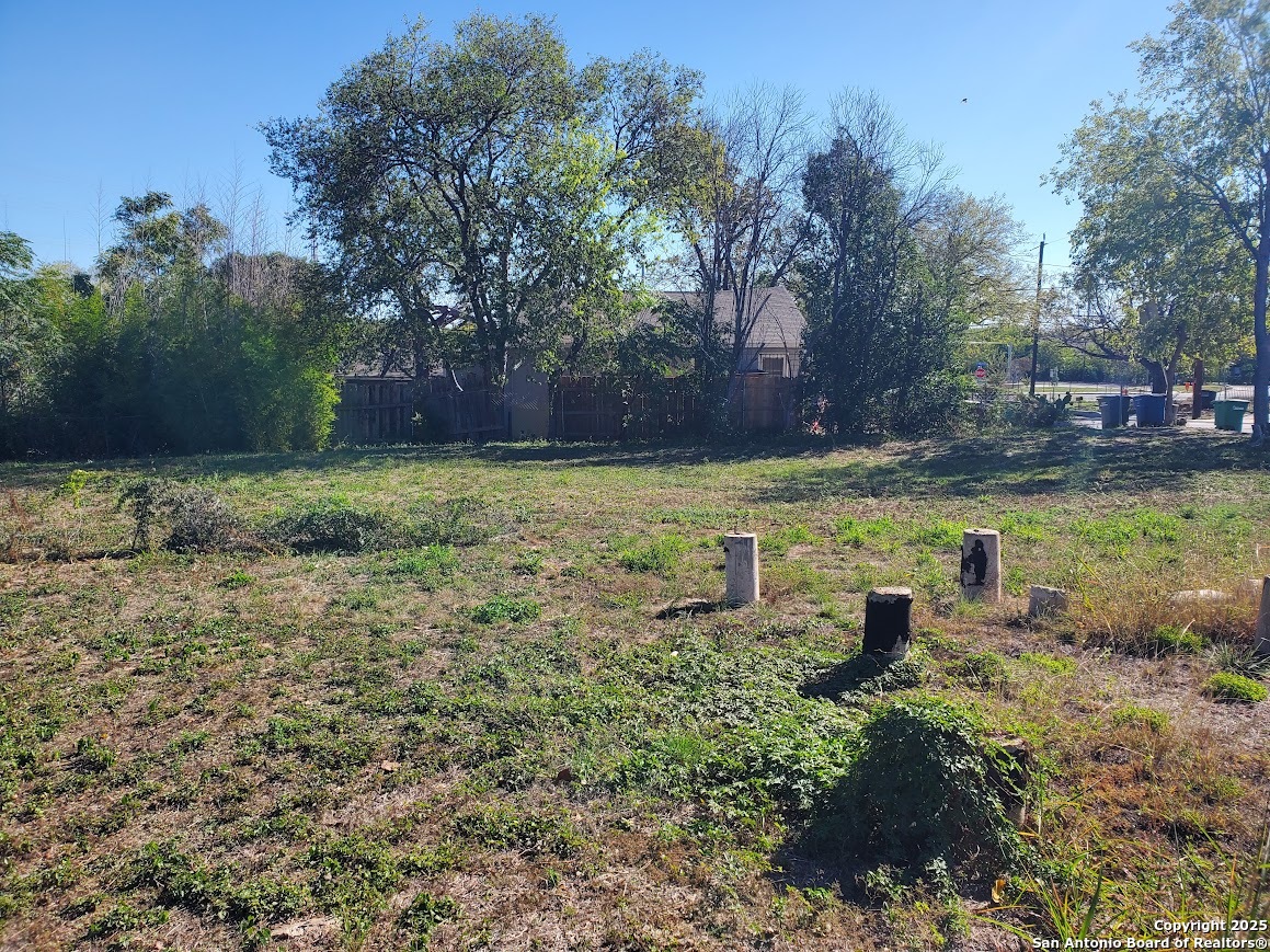 1807 & 1811 Burleson San Antonio TX 78202