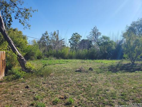 1807 & 1811 Burleson San Antonio TX 78202