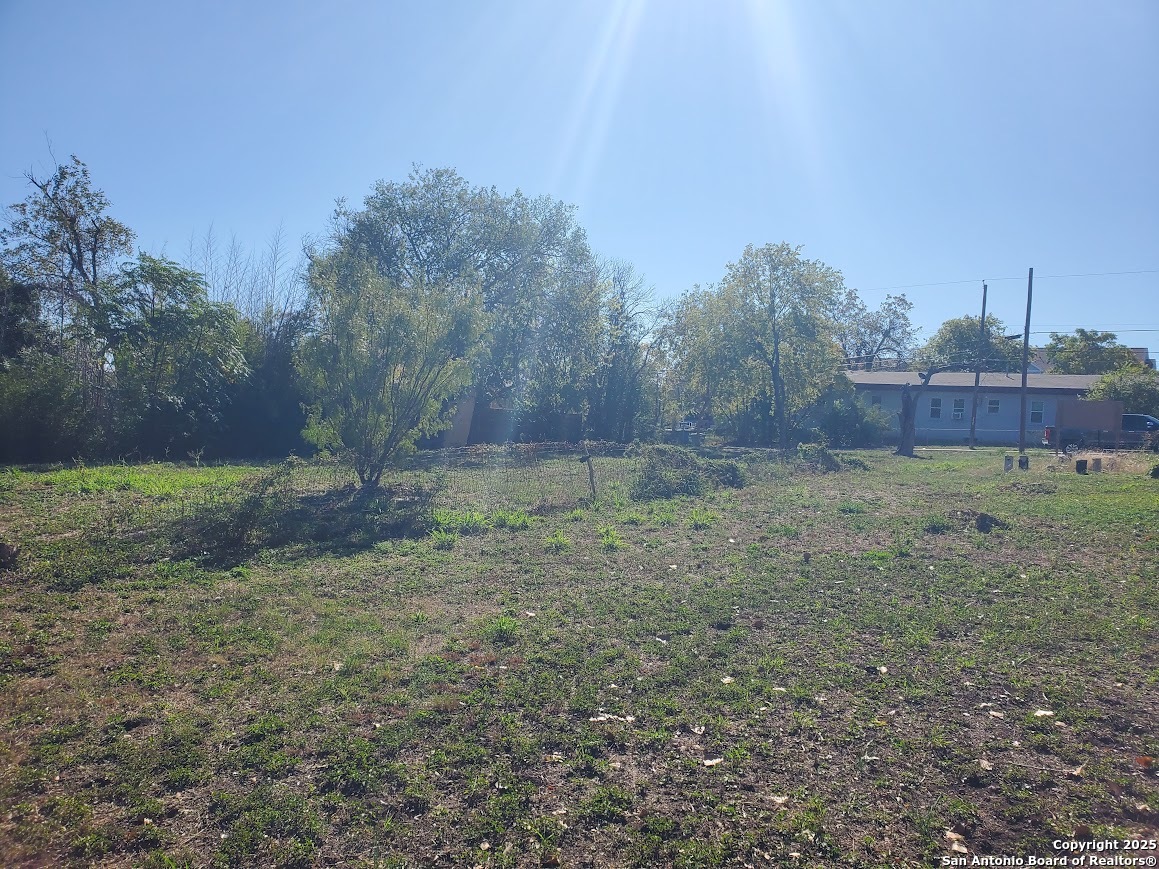 1807 & 1811 Burleson San Antonio TX 78202