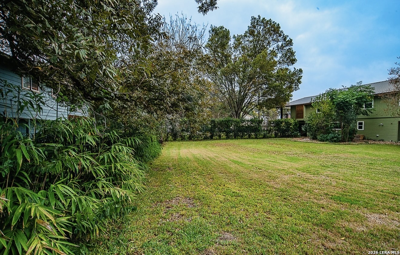 187 Royal George Circle Mcqueeney TX 78123