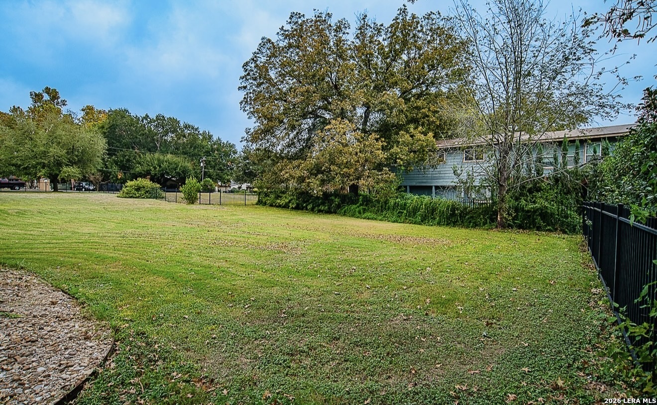 187 Royal George Circle Mcqueeney TX 78123