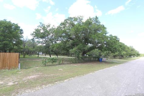 315 Hickory Hill Drive La Vernia TX 78121
