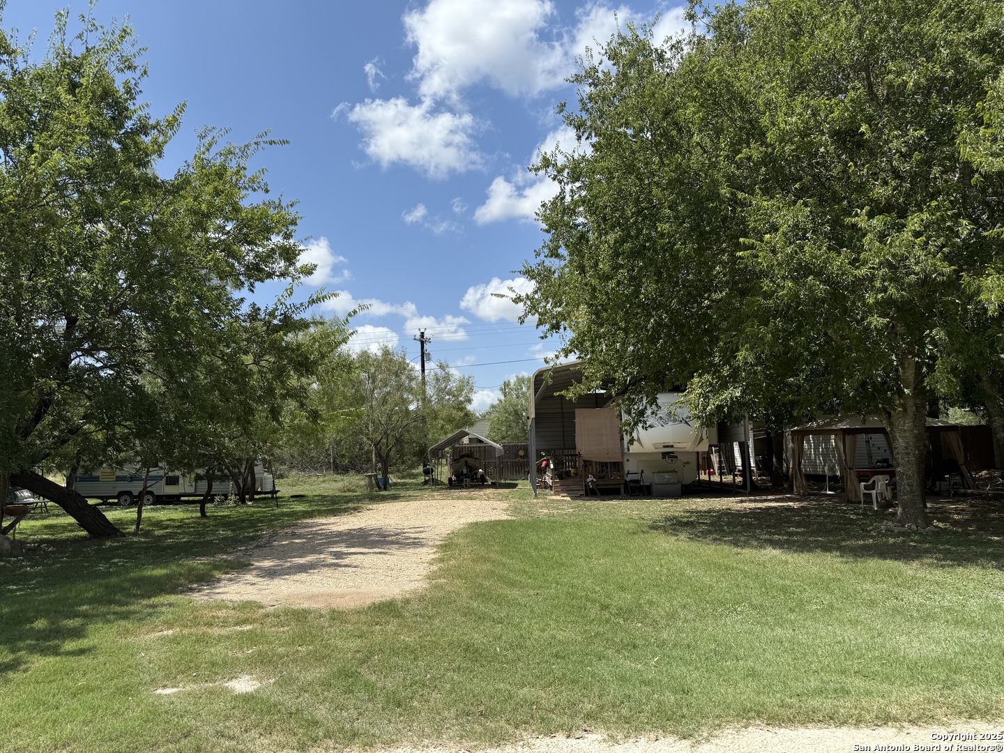 460 Paloma Bandera TX 78003