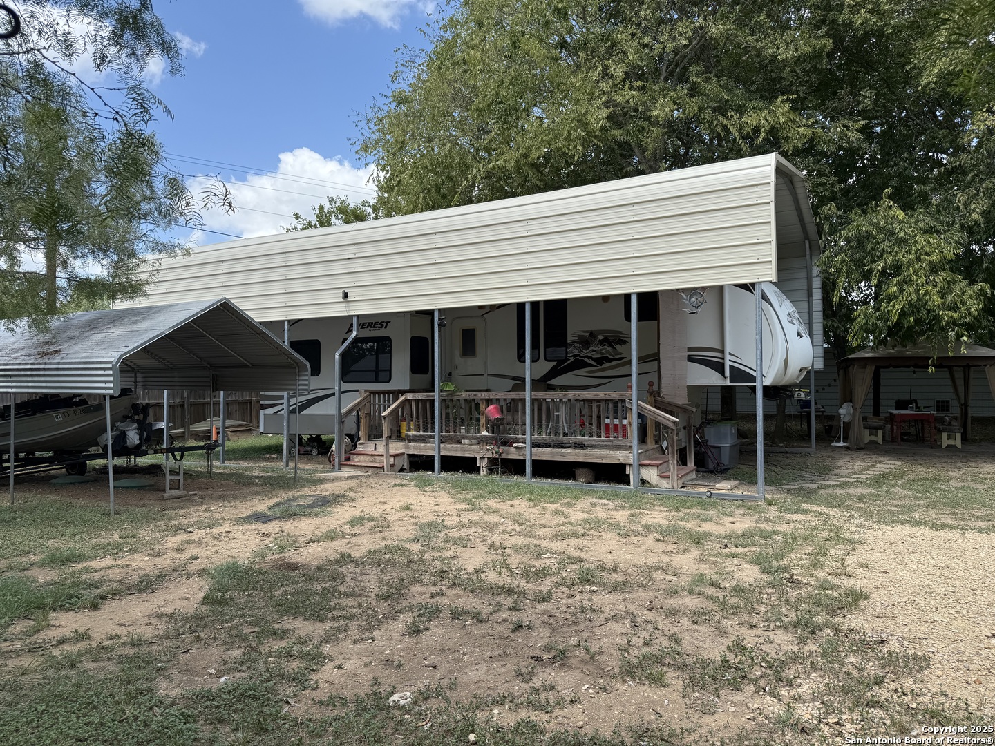 460 Paloma Bandera TX 78003