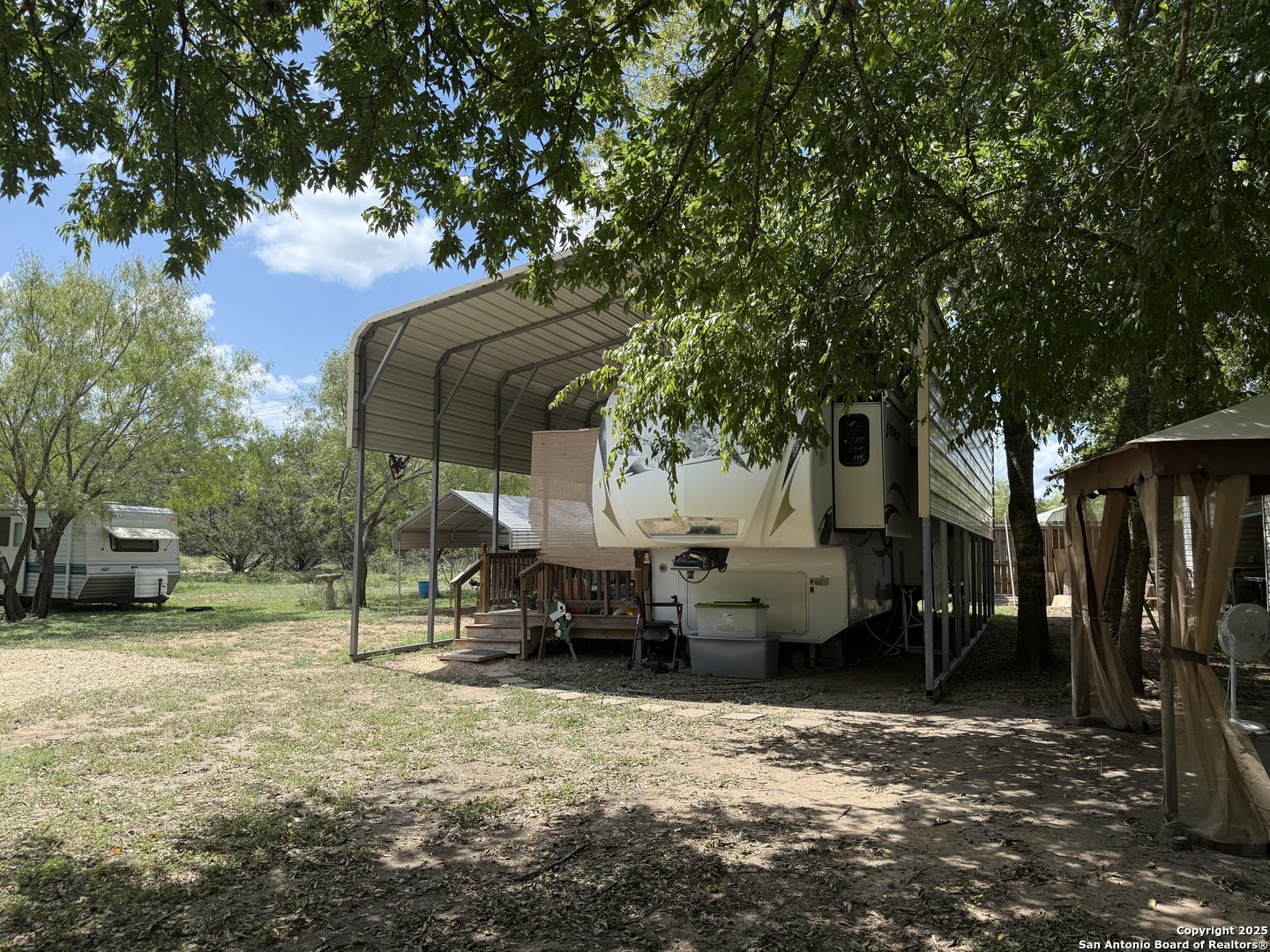 460 Paloma Bandera TX 78003