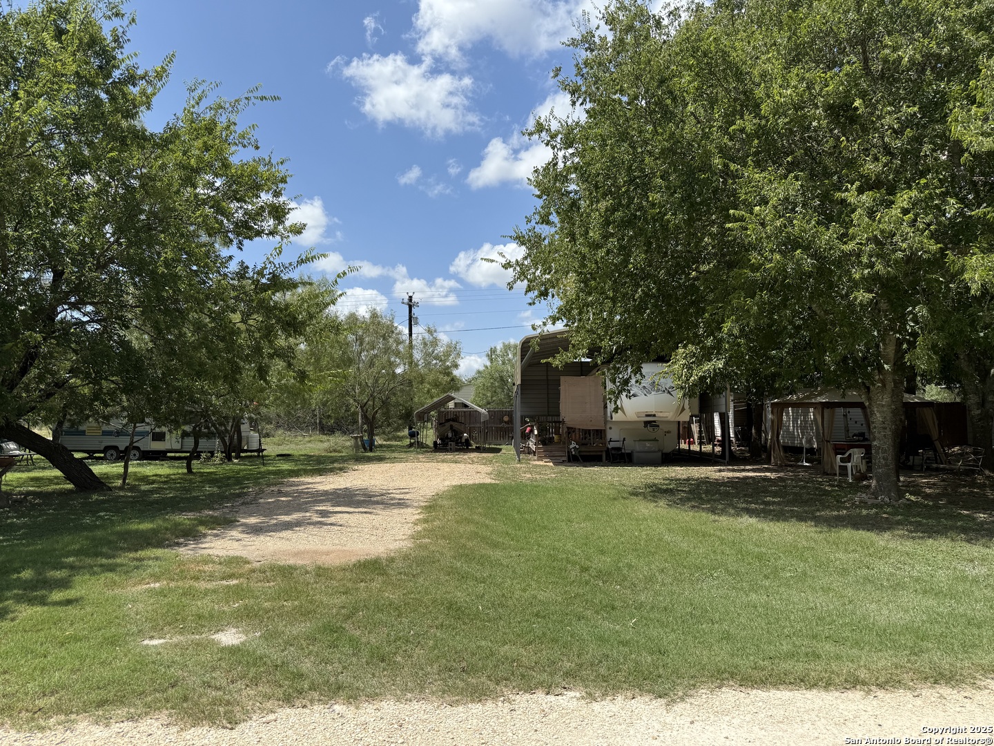 460 Paloma Bandera TX 78003