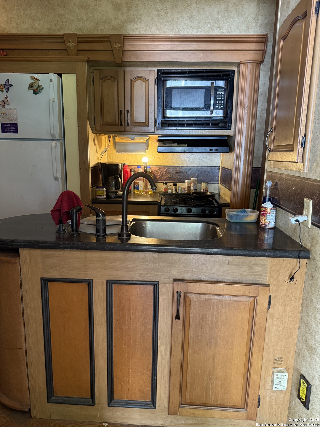 460 Paloma Bandera TX 78003