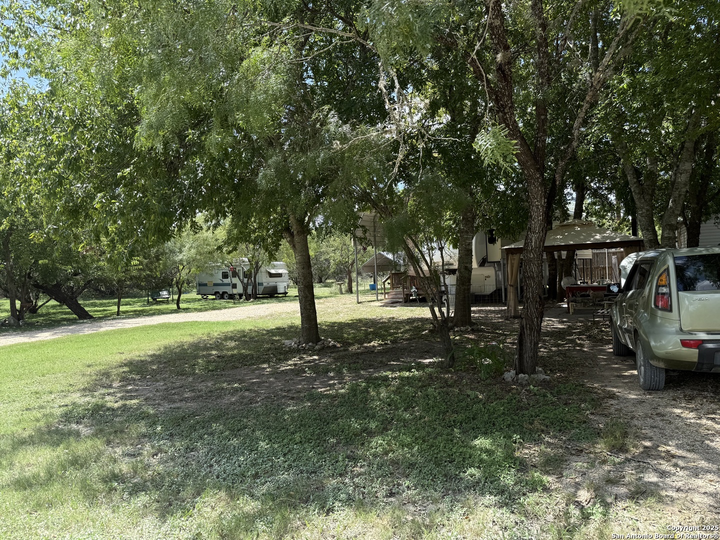 460 Paloma Bandera TX 78003