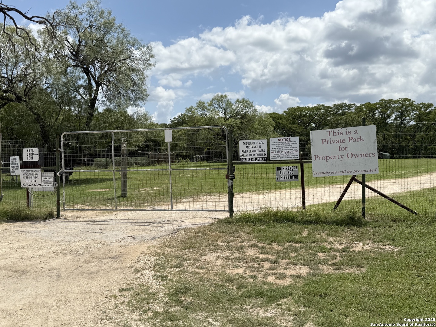 460 Paloma Bandera TX 78003