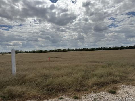 Lot 9 Summerwood Lane La Pryor TX 78872