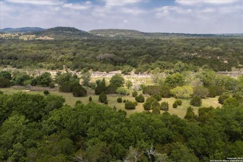 000 Oakridge Trail Pipe Creek TX 78063