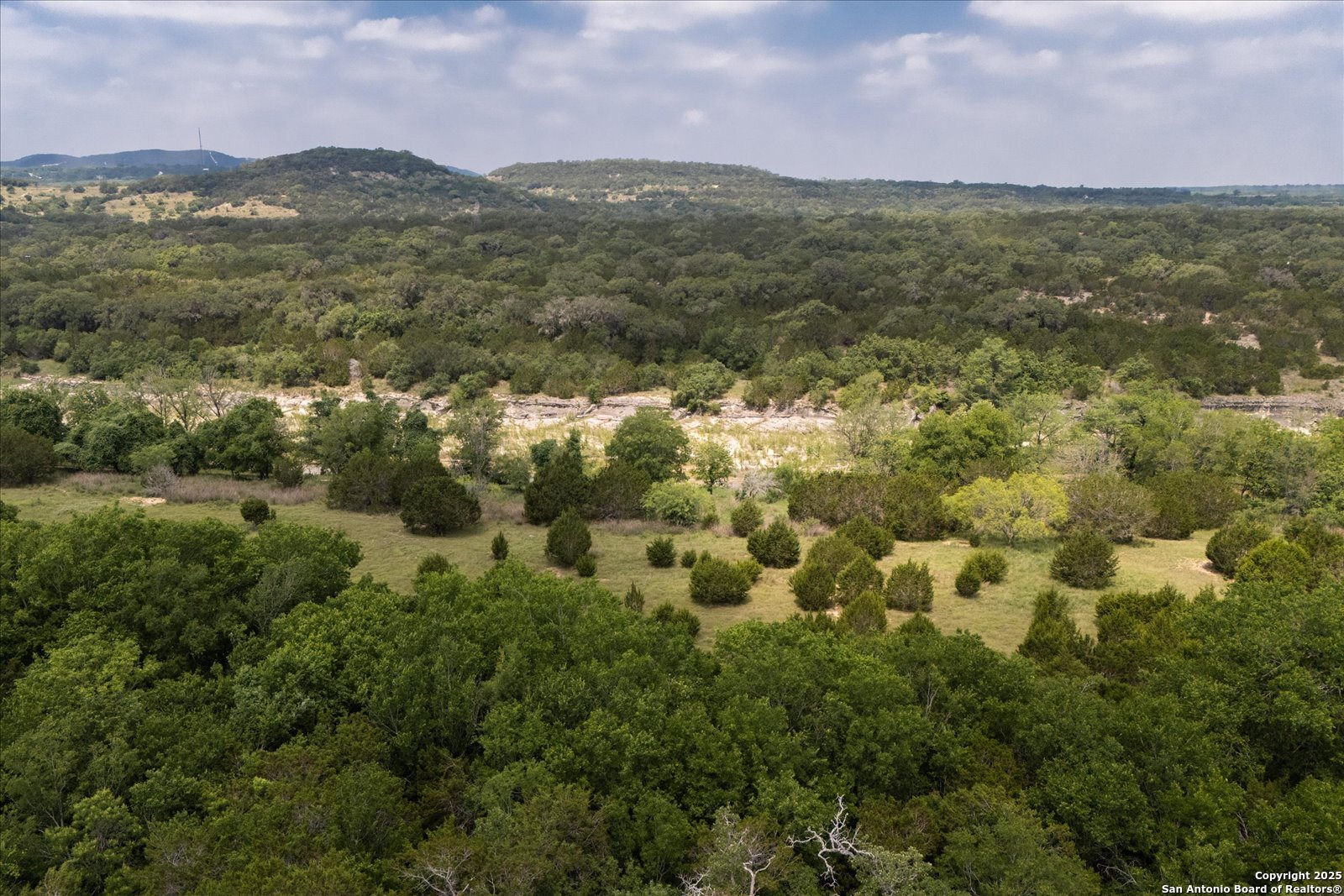 000 Oakridge Trail Pipe Creek TX 78063