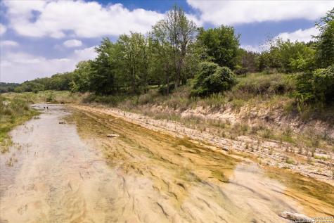 000 Oakridge Trail Pipe Creek TX 78063