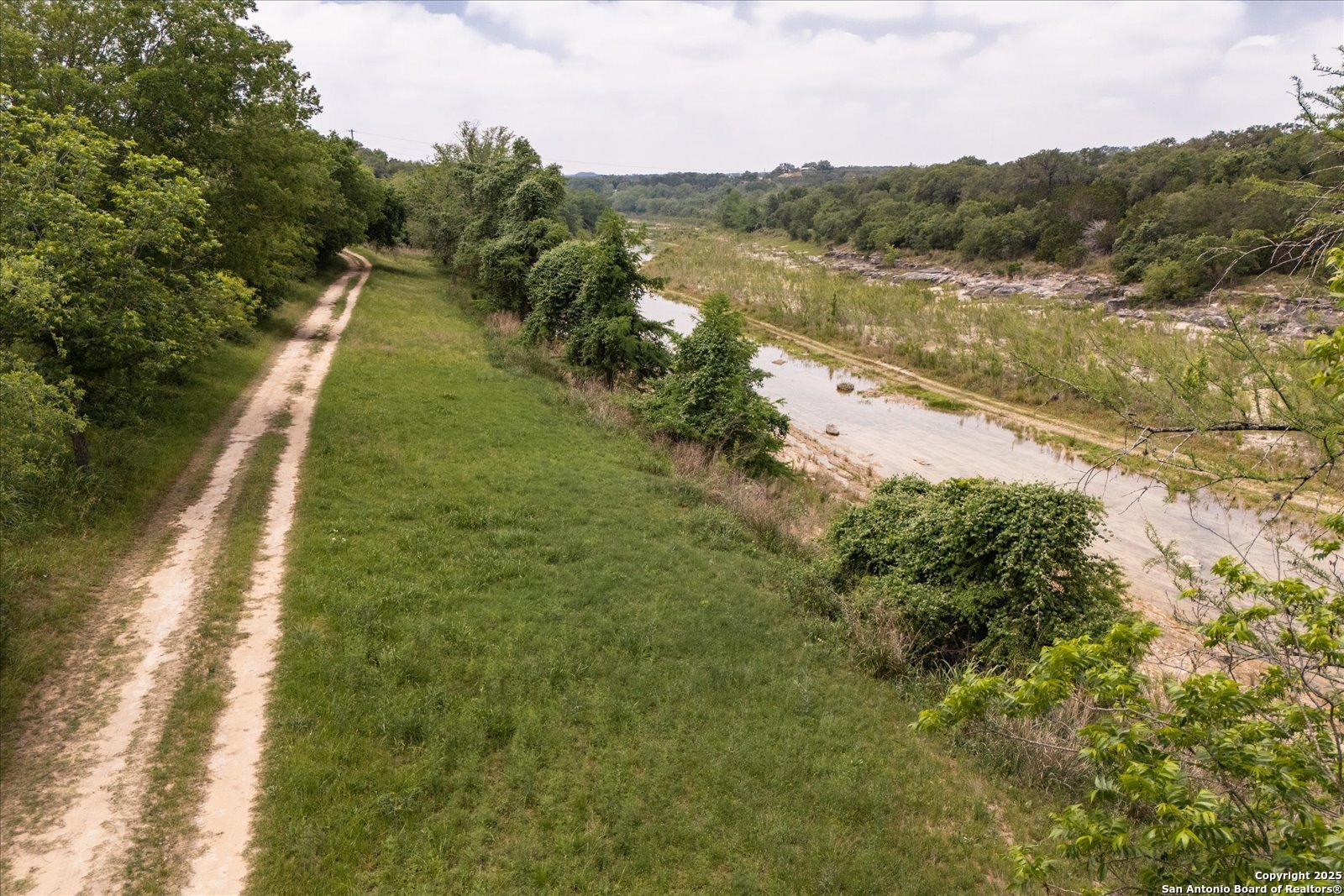 000 Oakridge Trail Pipe Creek TX 78063