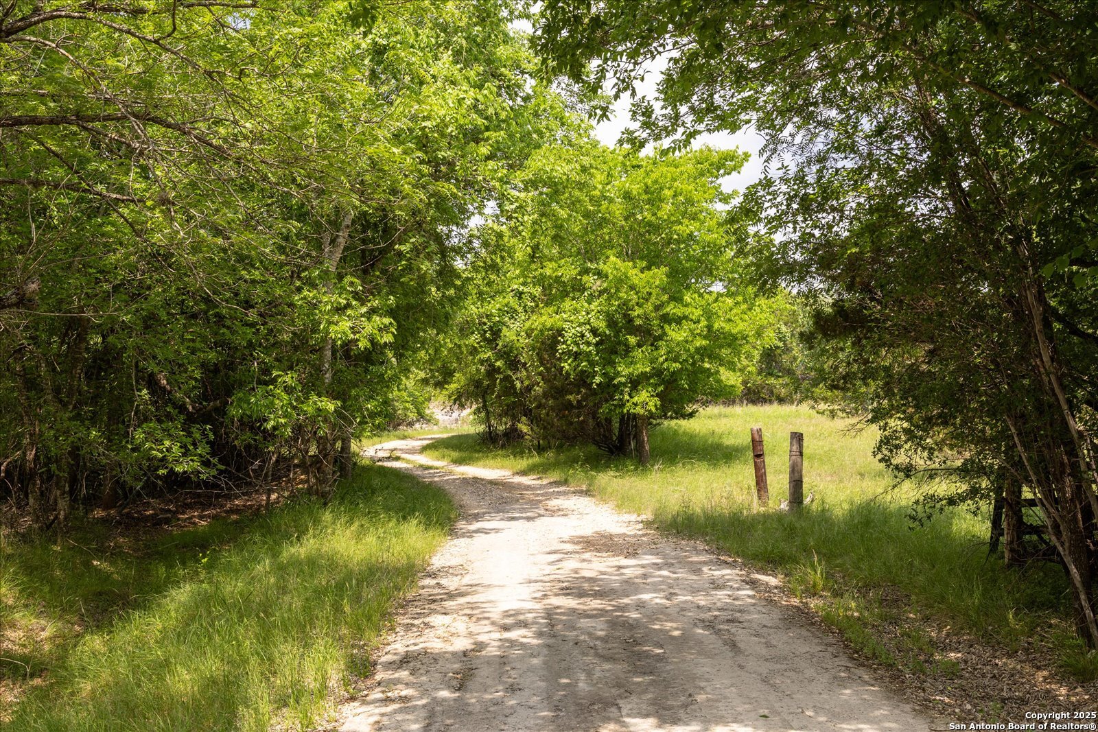 000 Oakridge Trail Pipe Creek TX 78063
