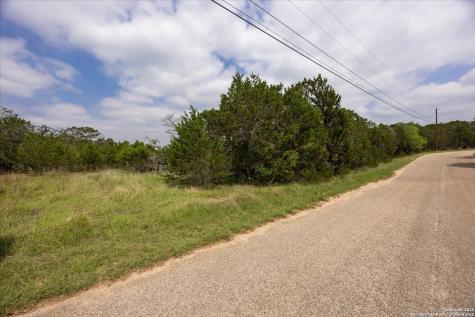 000 Oakridge Trail Pipe Creek TX 78063
