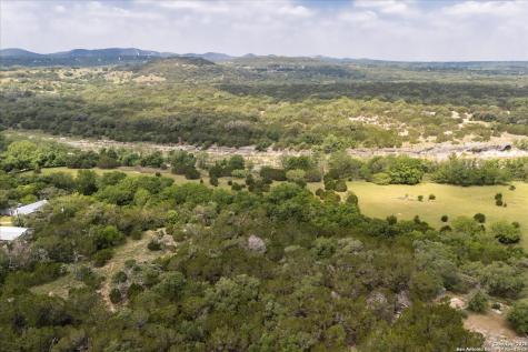000 Oakridge Trail Pipe Creek TX 78063