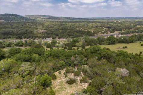 000 Oakridge Trail Pipe Creek TX 78063
