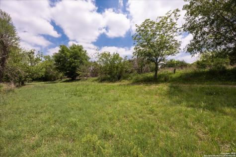 000 Oakridge Trail Pipe Creek TX 78063