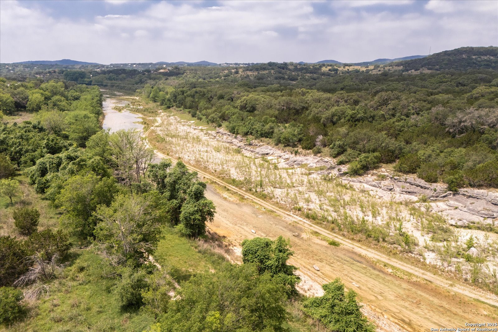 000 Oakridge Trail Pipe Creek TX 78063