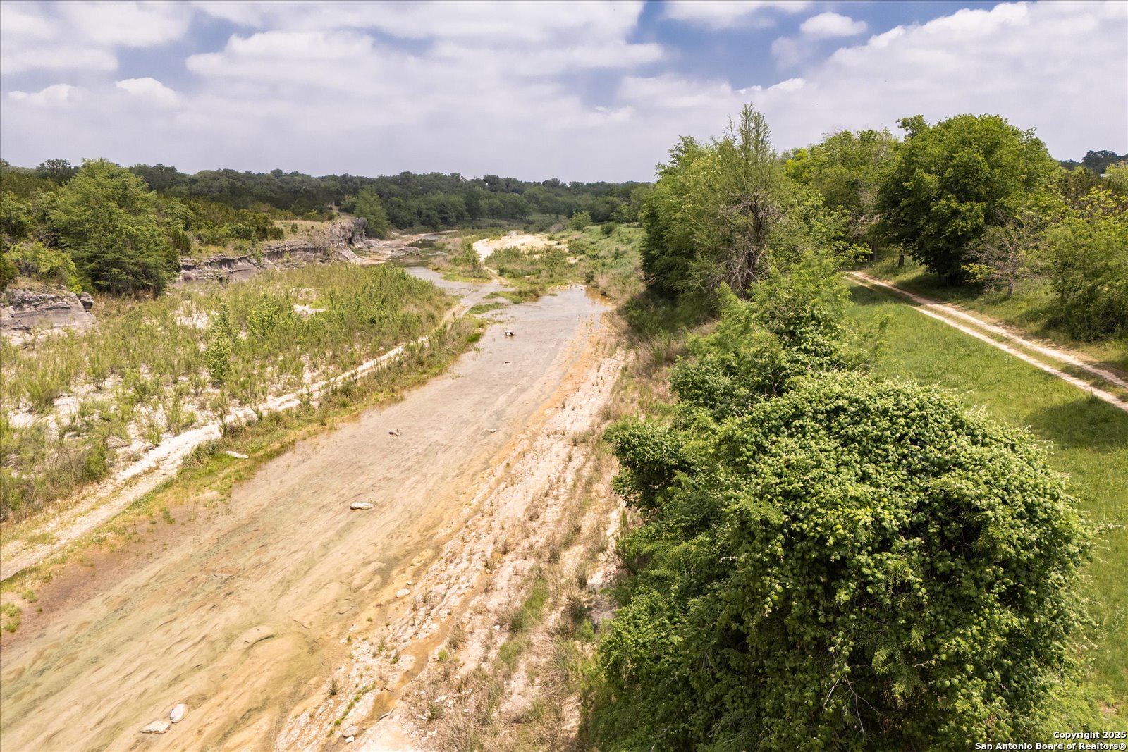 000 Oakridge Trail Pipe Creek TX 78063