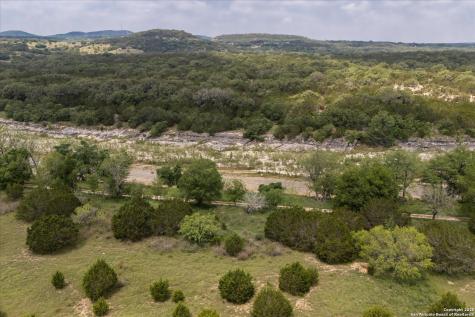 000 Oakridge Trail Pipe Creek TX 78063