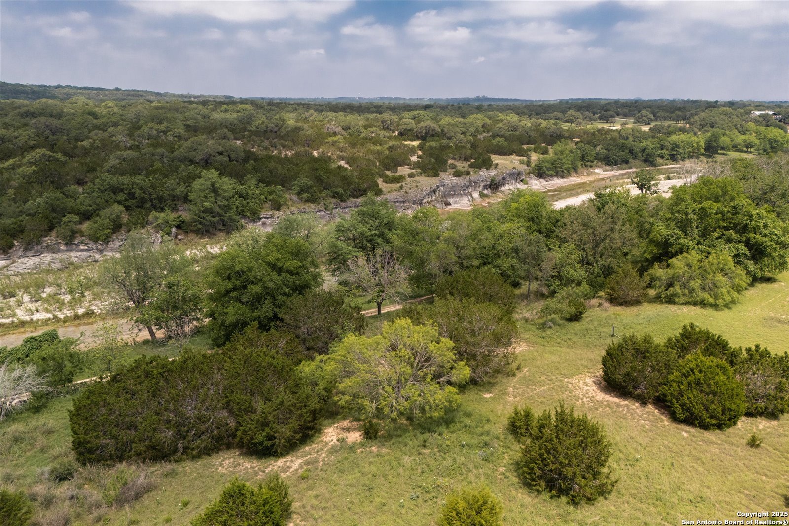 000 Oakridge Trail Pipe Creek TX 78063