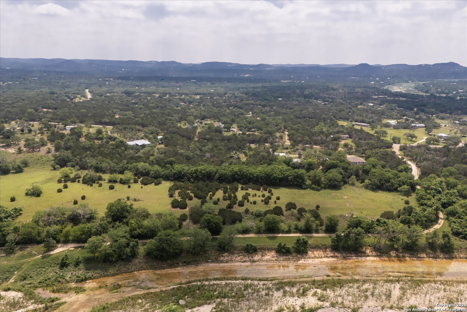 000 Oakridge Trail Pipe Creek TX 78063