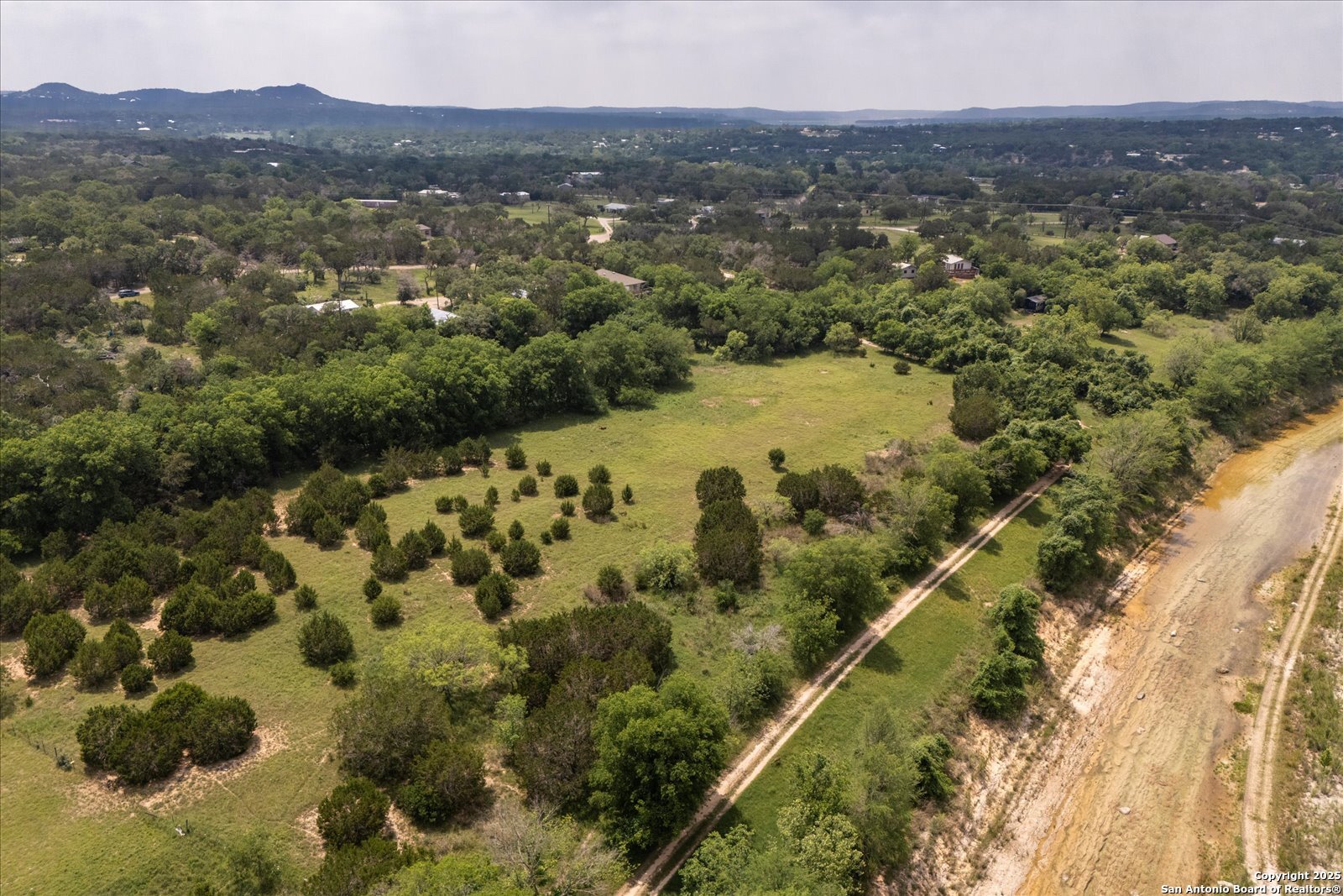 000 Oakridge Trail Pipe Creek TX 78063