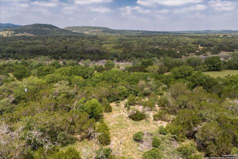 000 Oakridge Trail Pipe Creek TX 78063